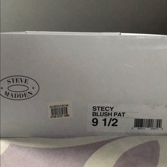 Sandals - Picture 3 of 3